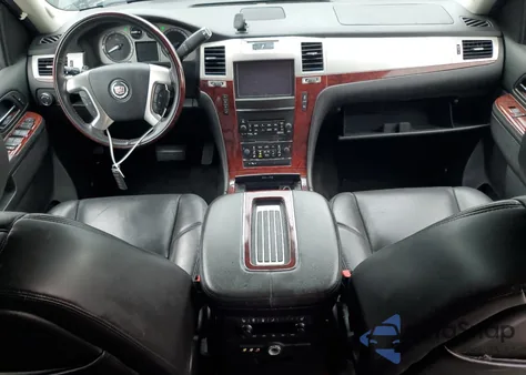 2013 Cadillac Escalade z USA, uszkodzony, nr VIN 1GYS4AEF2DR294920